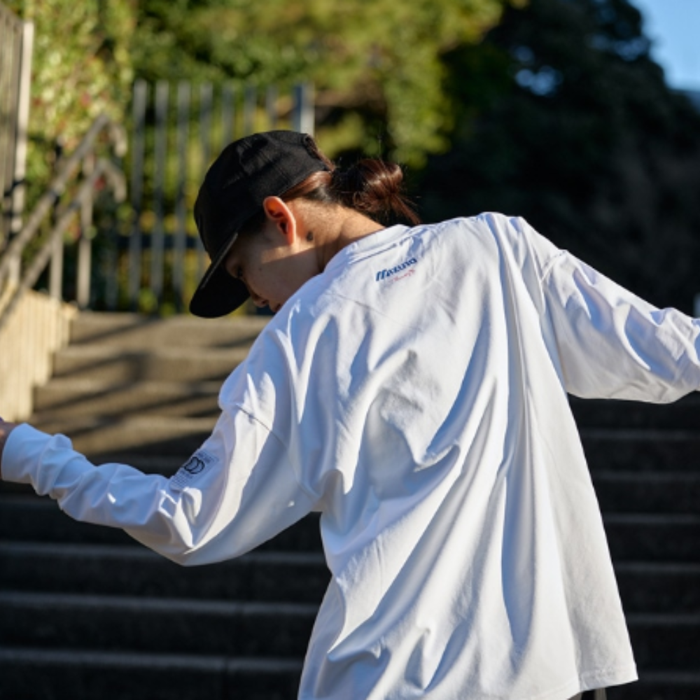 LONG SLEEVE GRAPHIC TEE UNISEX White