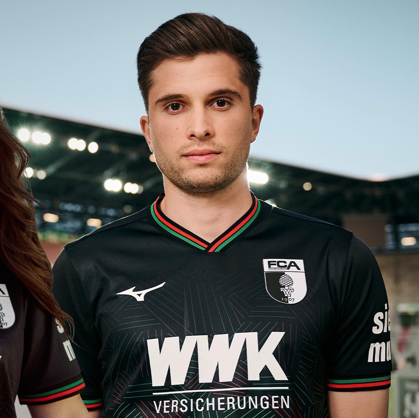 Mizuno hotsell football jersey