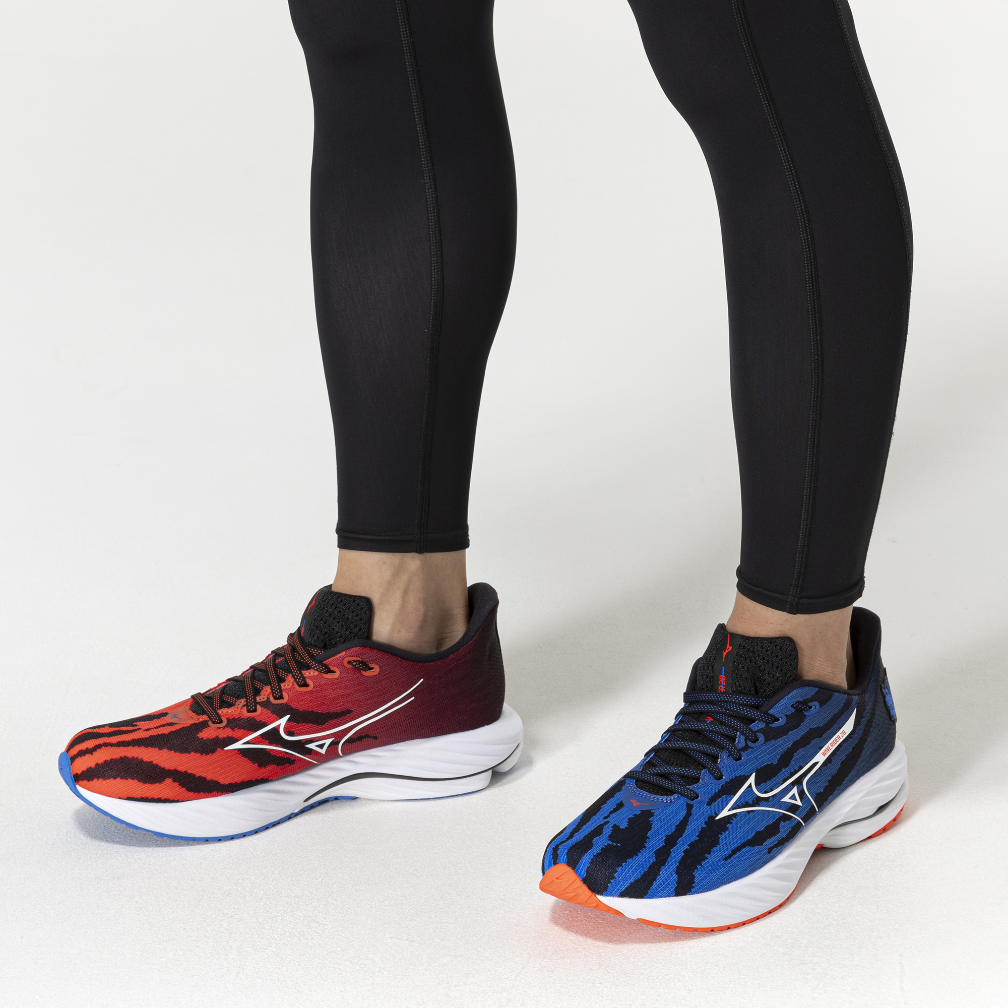 WAVE RIDER 28 UNISEX MIZUNO Ignition Red / White / Baseball Blue (ONI PACK)