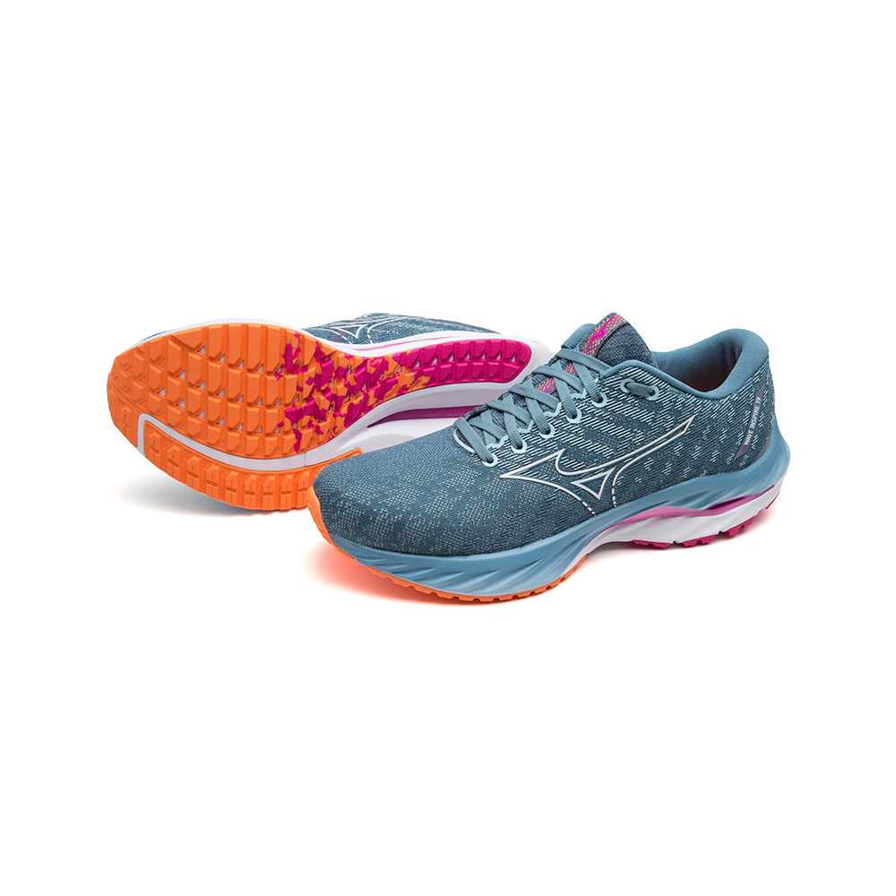 Asics cumulus 20 vs mizuno wave rider 22 on sale